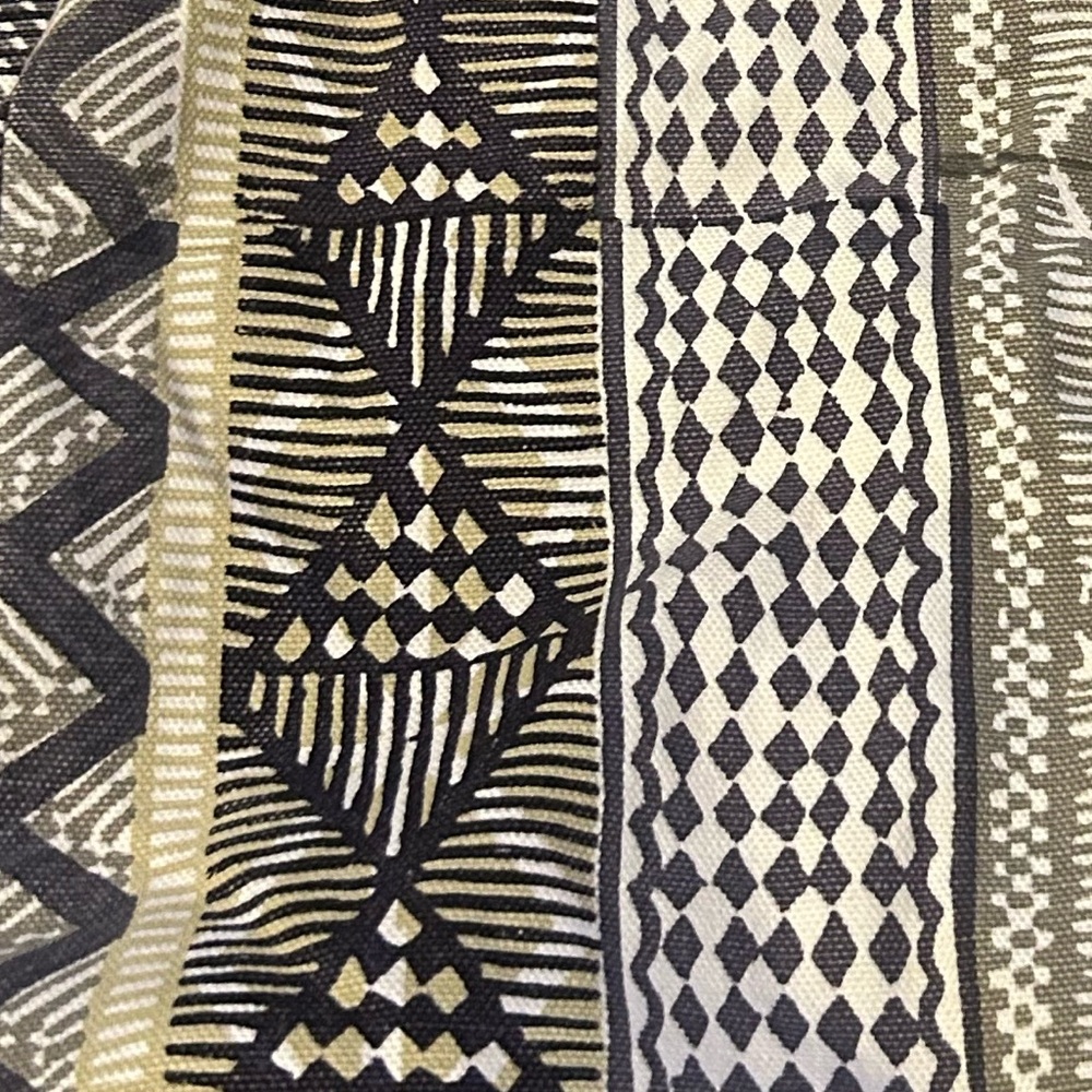 Kudhinda Geometric Navy and Cream Striped Tote